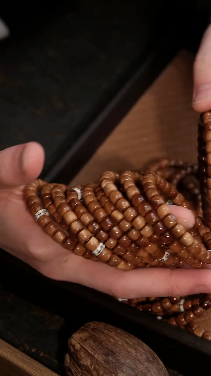 手串库克红棕直切6x7mm配白隔片