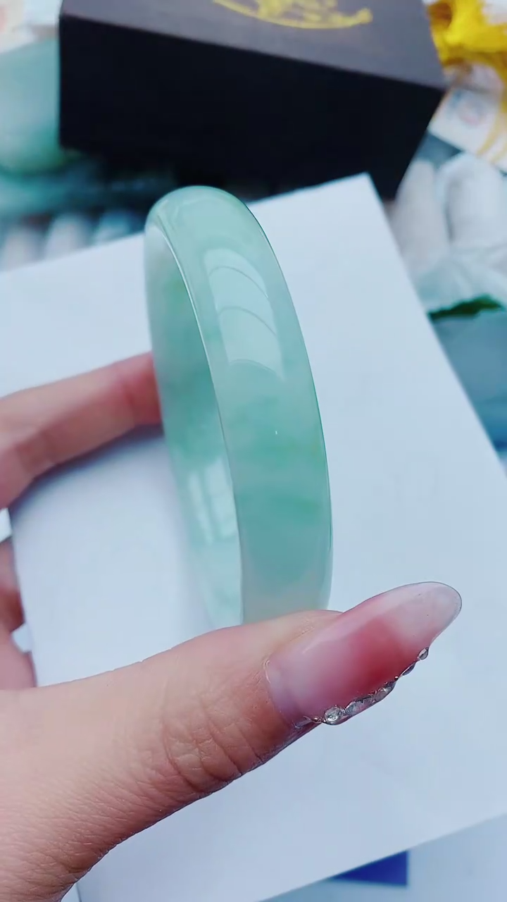 【闪购商品】石英质玉手镯未镶嵌D184-61-63