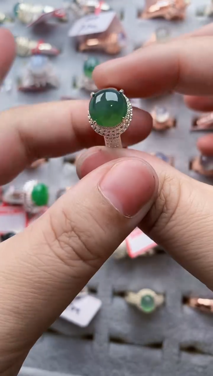 翡翠未镶嵌戒指1616--64