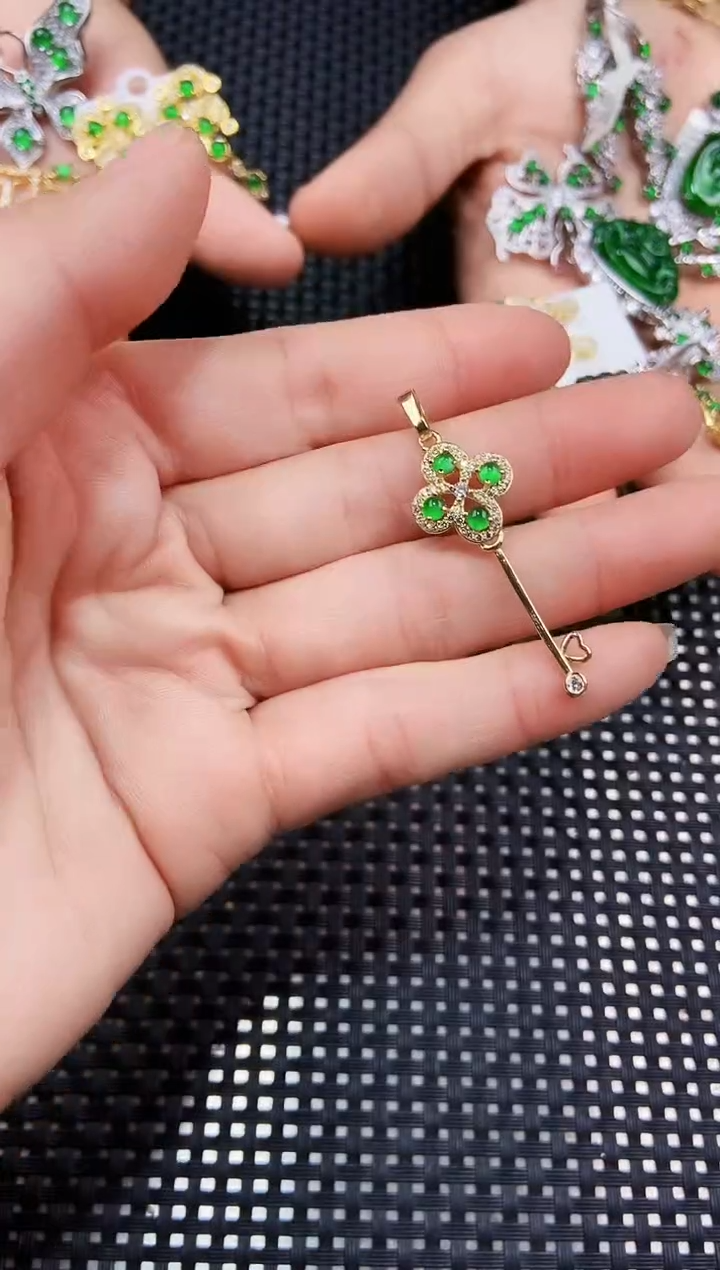 【闪购商品】翡翠吊坠(不含链)未镶嵌111111111