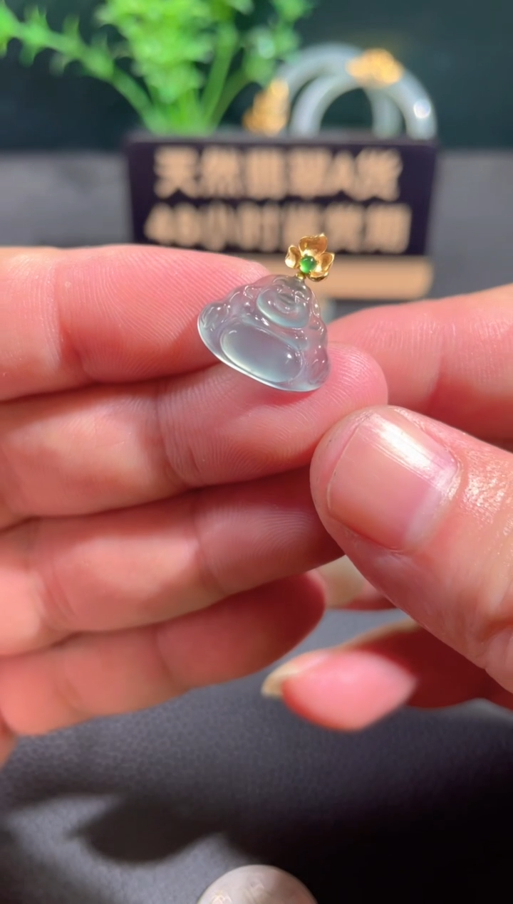 翡翠18K金镶嵌颈饰翡翠