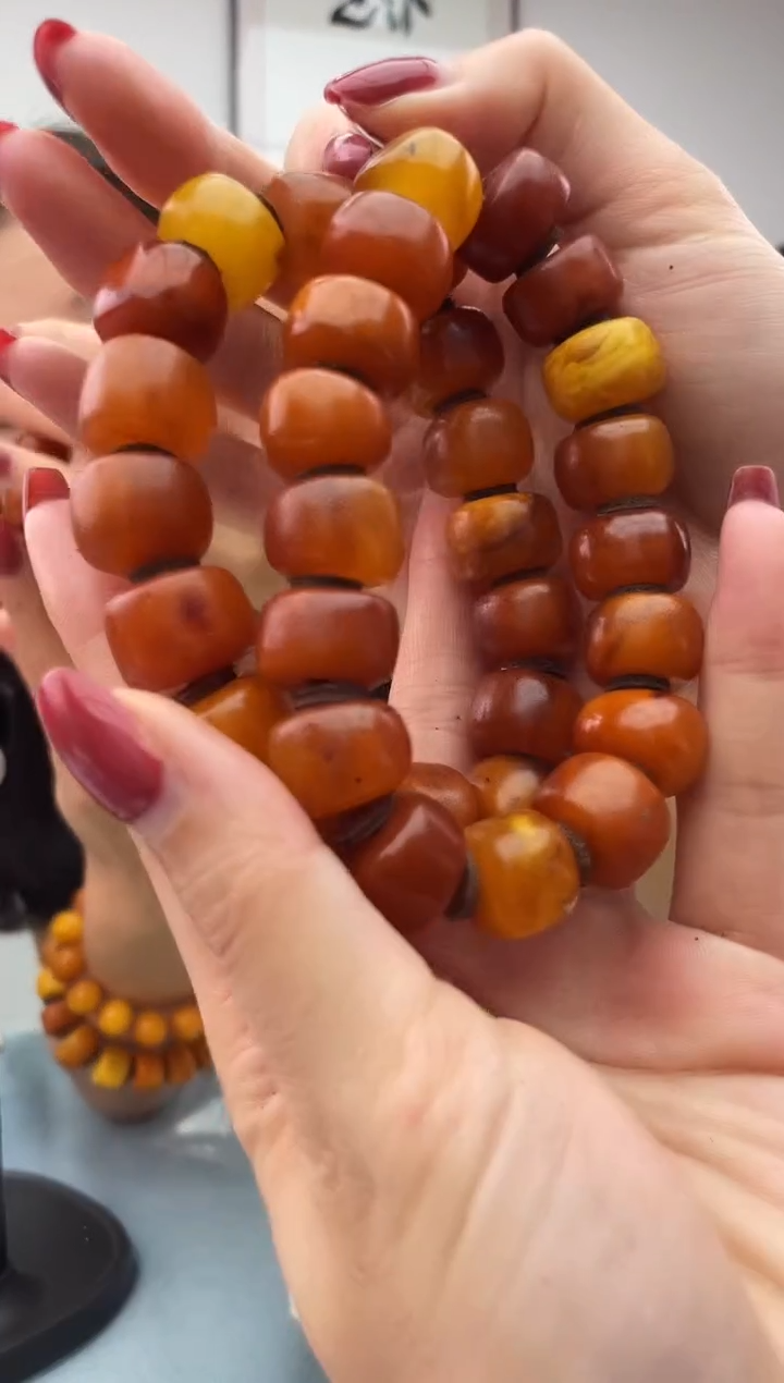 未镶嵌蜜蜡珠宝奇石假一罚十，035.16微瑕多样性发一件