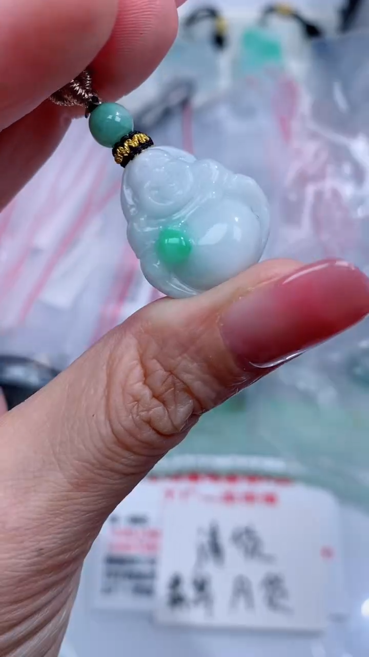 翡翠未镶嵌颈饰吊坠