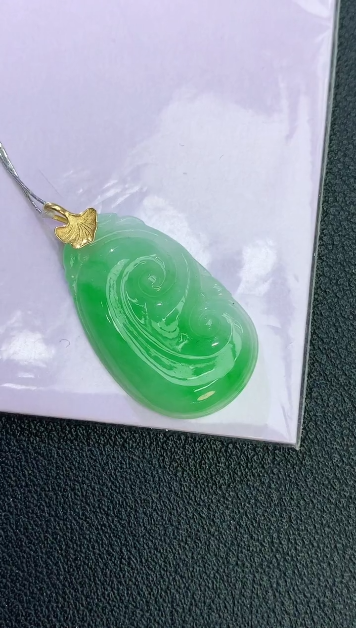 颈饰18K金镶嵌翡翠赠礼盒证书 麦麦