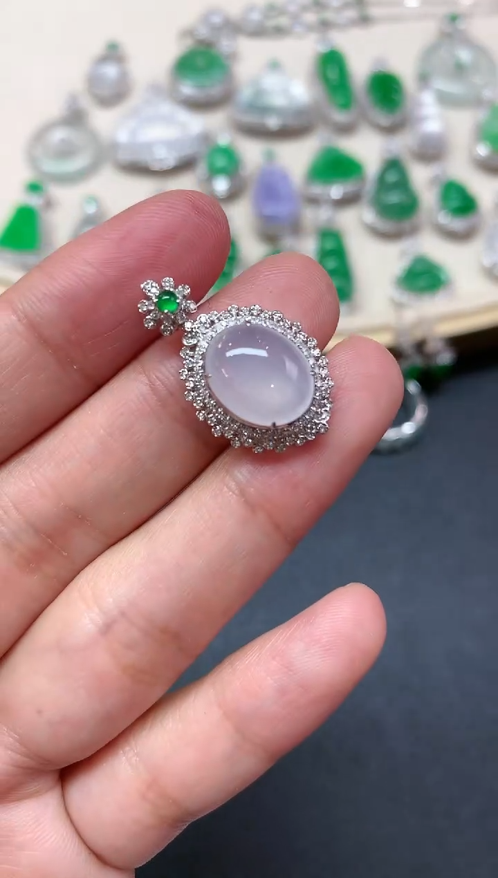 【闪购商品】翡翠吊坠(不含链)18K金镶嵌Q97|5800