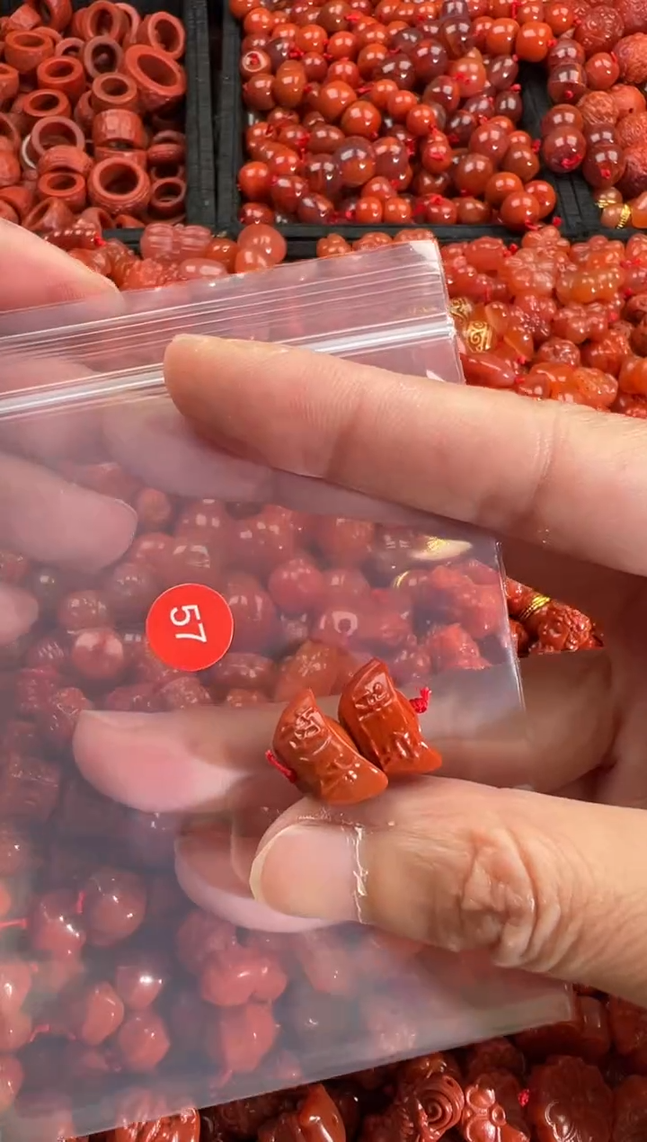 【闪购商品】南红玛瑙颈饰未镶嵌1
