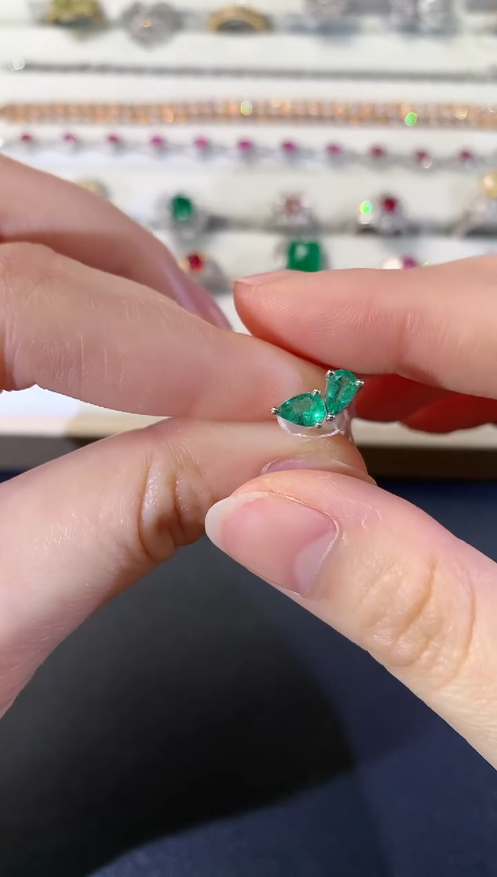 【闪购商品】祖母绿耳饰18K金镶嵌S216|999