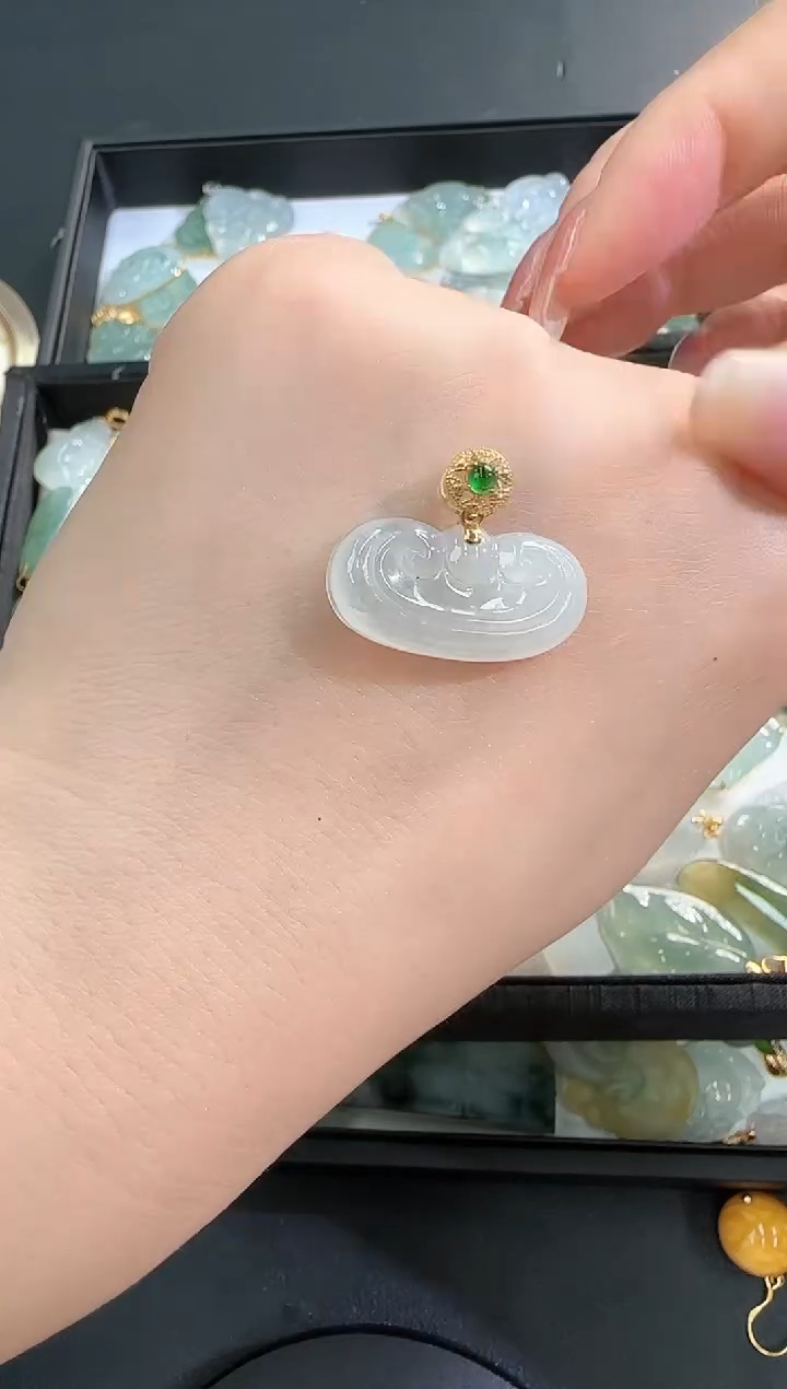 【闪购商品】翡翠颈饰18K金镶嵌250213220