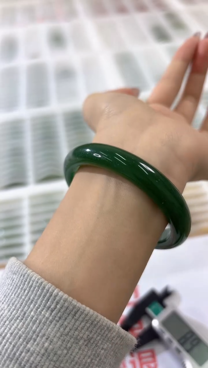 未镶嵌手镯石英质玉28-57D