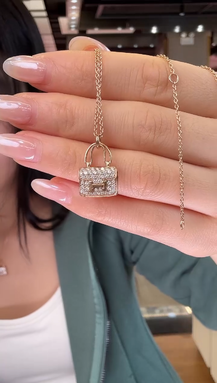 18K金镶嵌项链钻石康康包项链6.8克左右