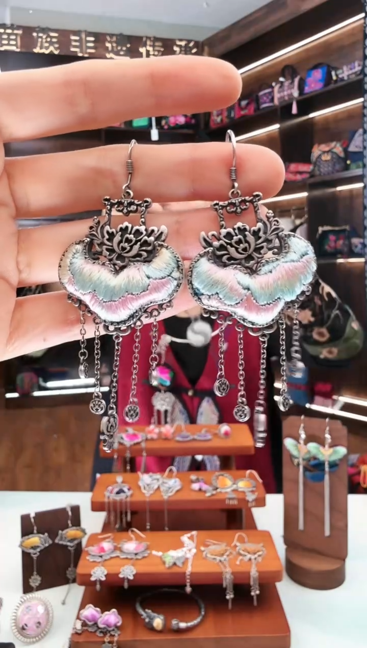 【闪购商品】织绣154蚩梦苗族古绣