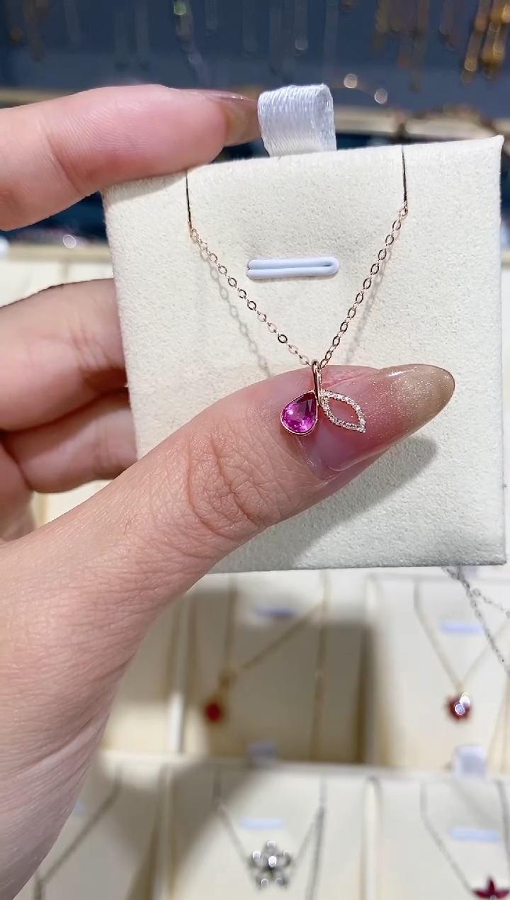 【闪购商品】红宝石颈饰18K金镶嵌项链