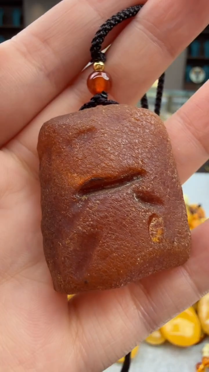 琥珀颈饰未镶嵌30秒拍号 假一罚三