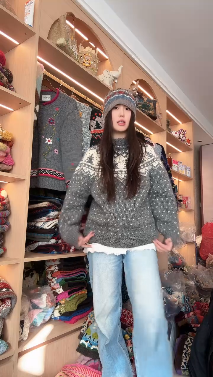 羊毛灰色圣诞套头毛衣