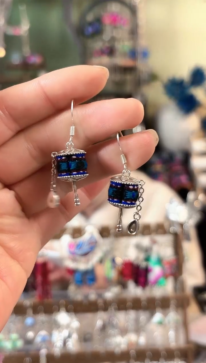 彩云南阁非遗老绣苗银饰品623