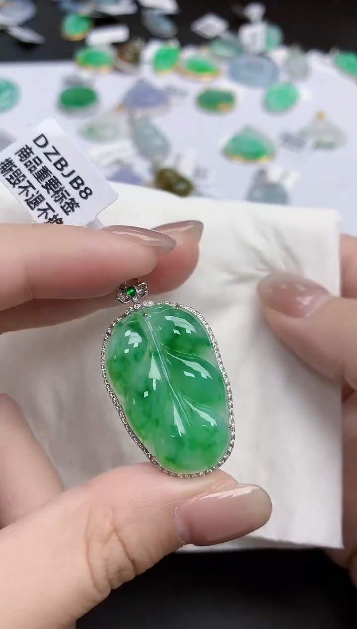 【闪购商品】翡翠颈饰18K金镶嵌天然缅甸翡翠A货