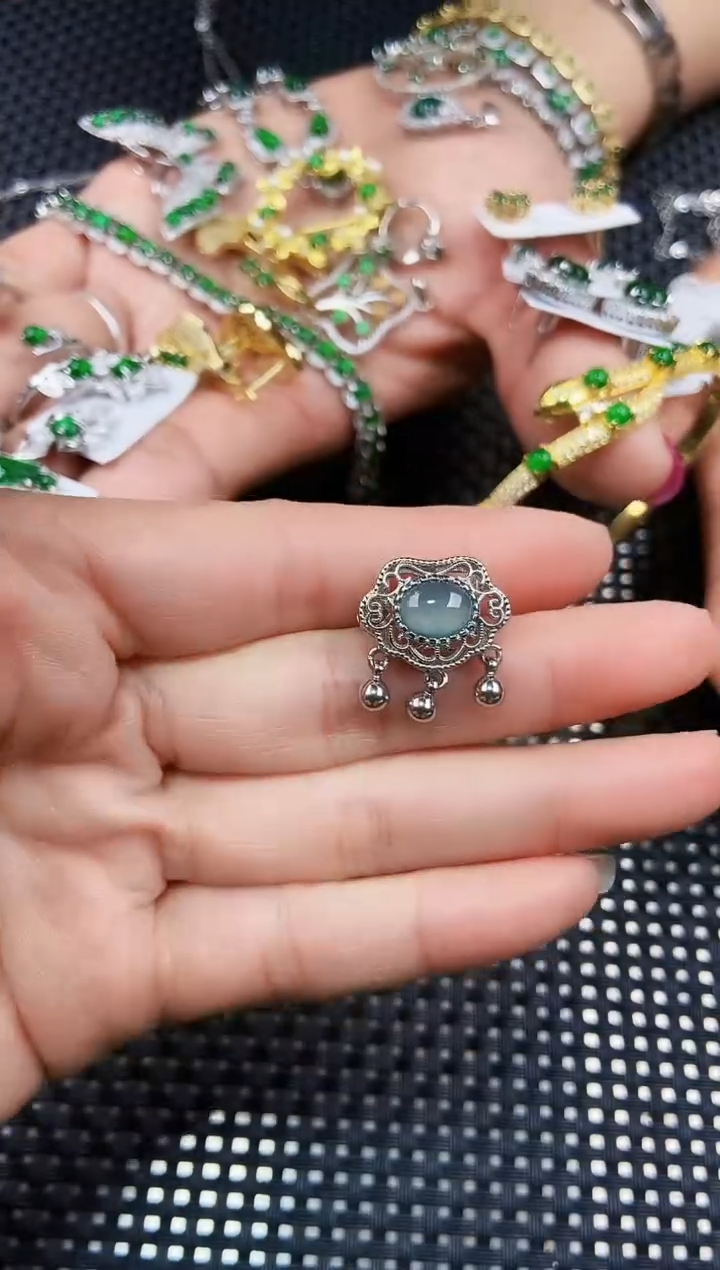 【闪购商品】翡翠颈饰未镶嵌11111111