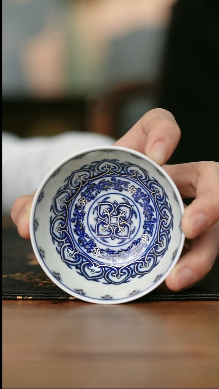 14-31手工手绘青花宝象花普洱杯