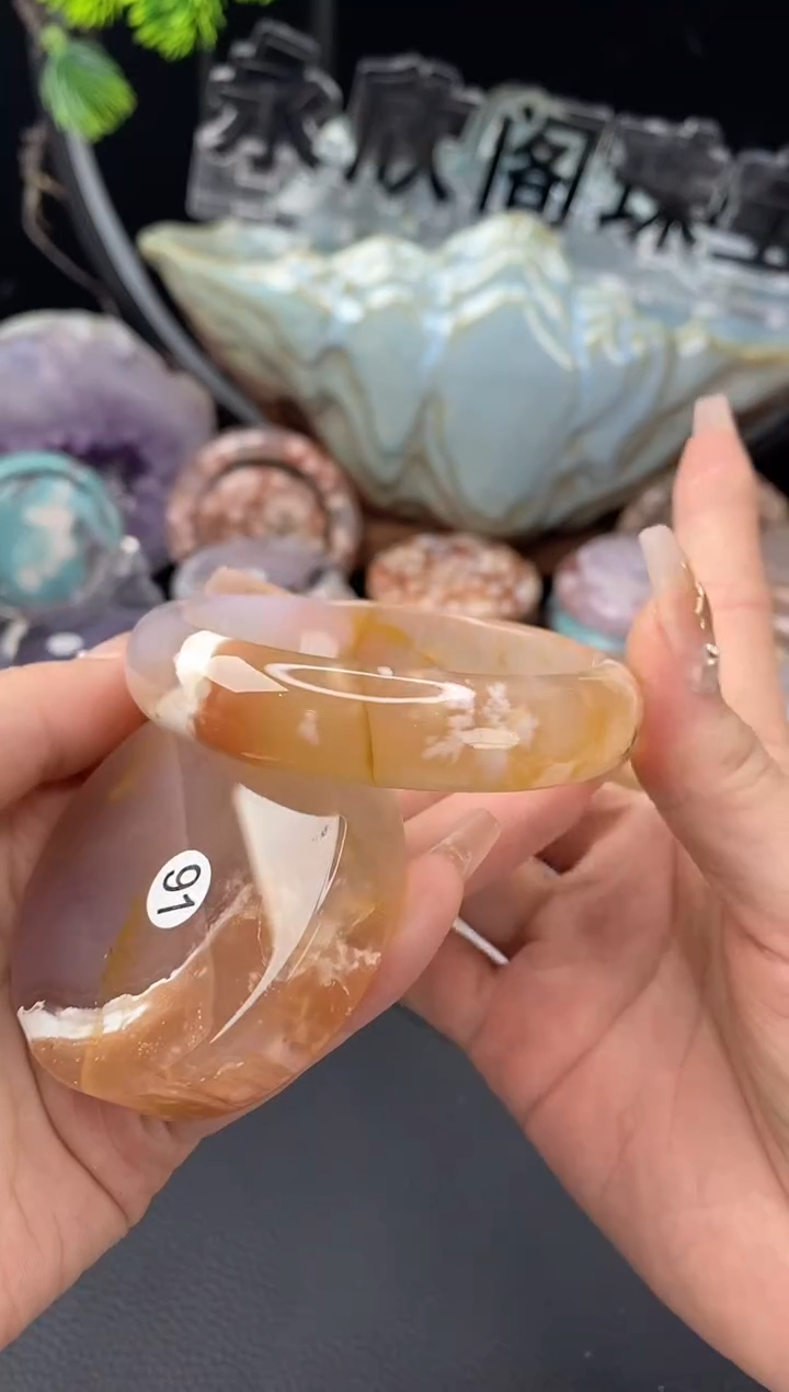 石英质玉未镶嵌手镯（圆镯）58