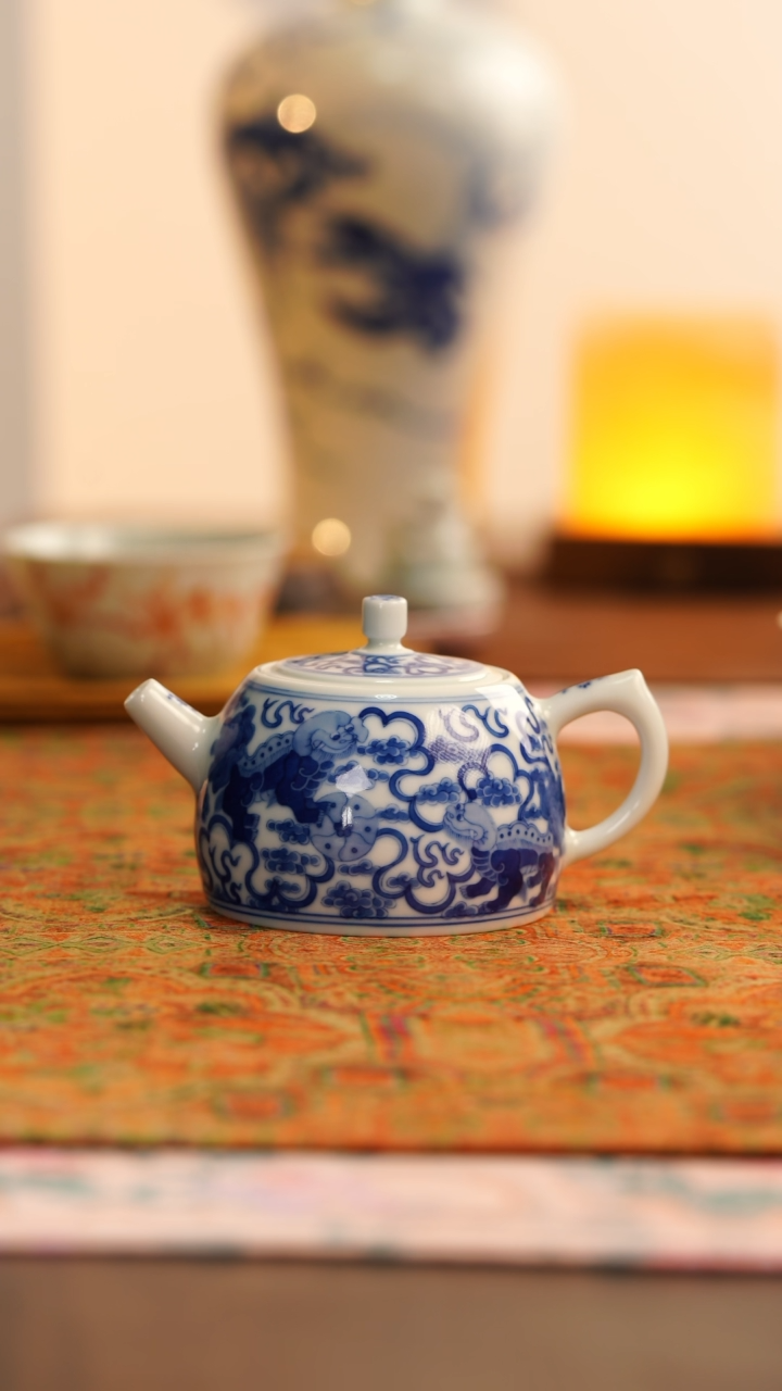 【闪购商品】望玉青花事事如意壶