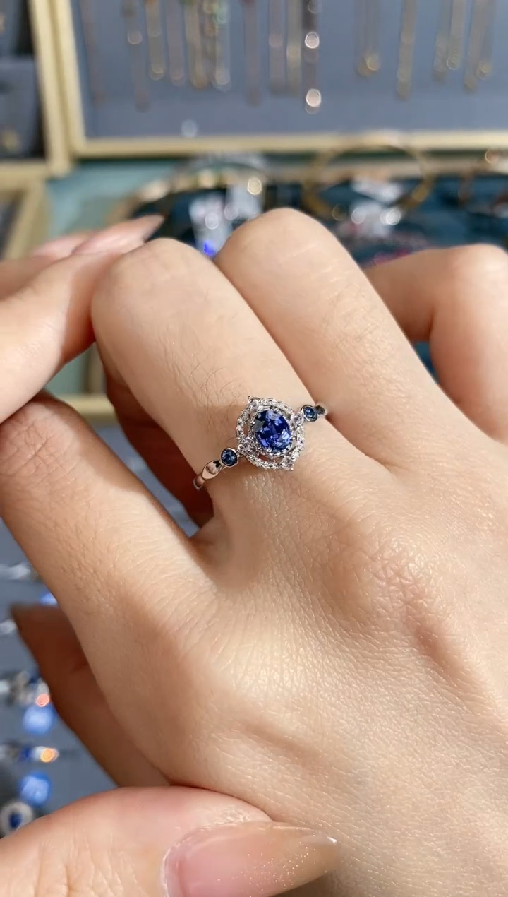 【闪购商品】蓝宝石戒指18K金镶嵌戒指