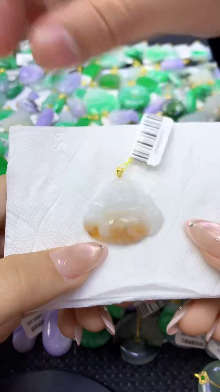 颈饰18K金镶嵌翡翠天然缅甸翡翠A货