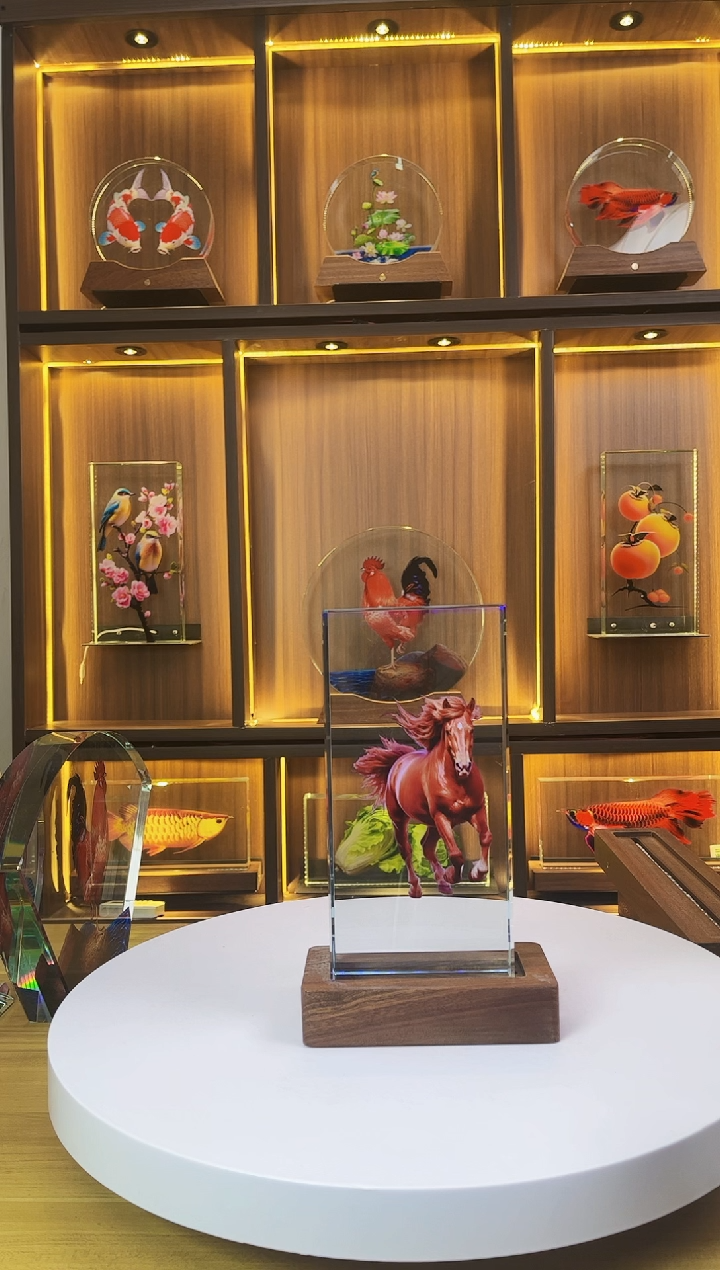 玻璃平*心20*10*4方形骏马+底座