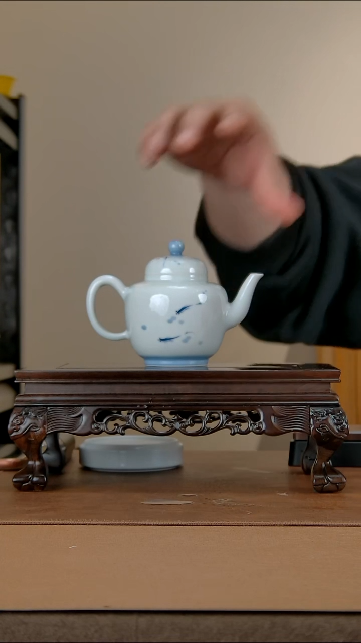 手工手绘青花陶瓷壶