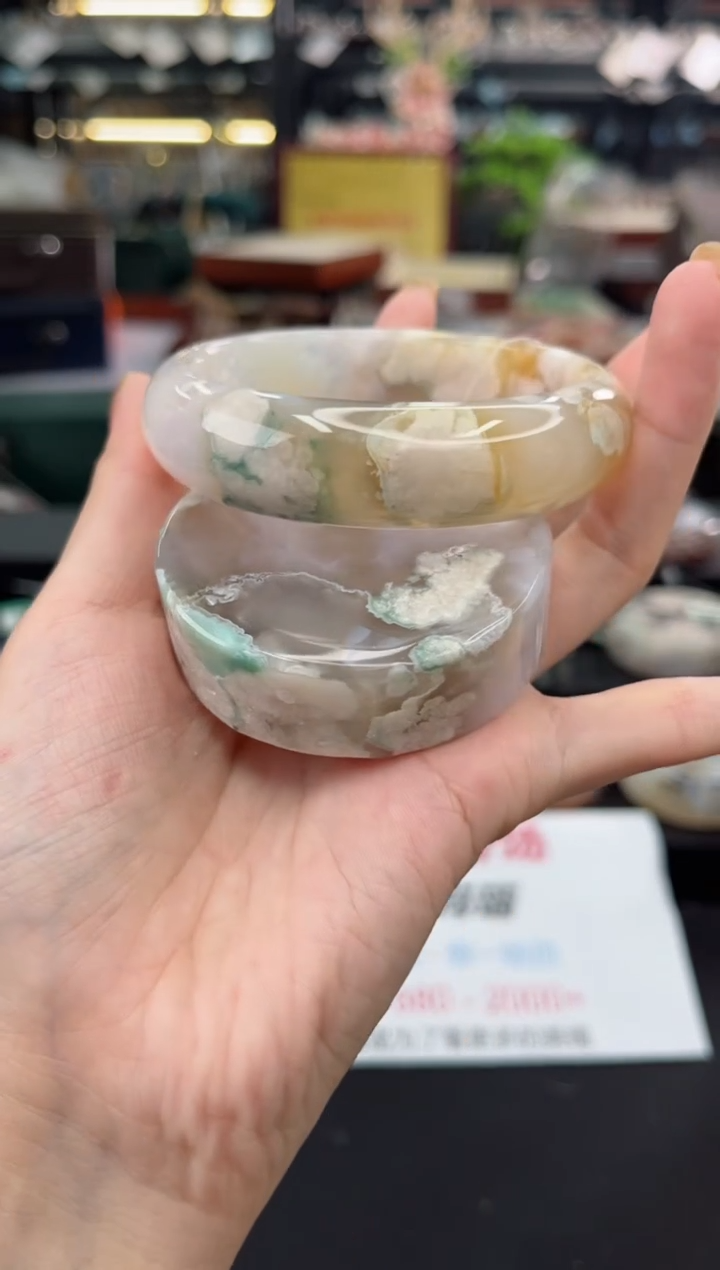【闪购商品】石英质玉手镯未镶嵌62圈口（赠品镯心）6540163