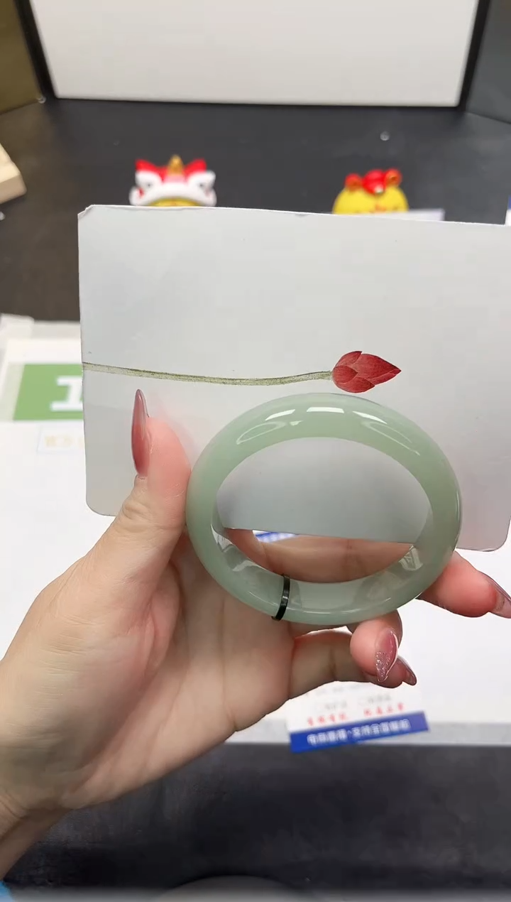 【闪购商品】石英质玉手镯未镶嵌37-55.2