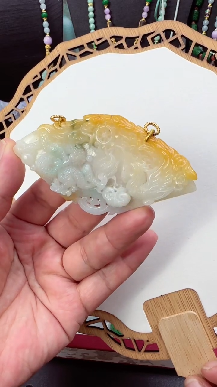 颈饰未镶嵌翡翠吊坠