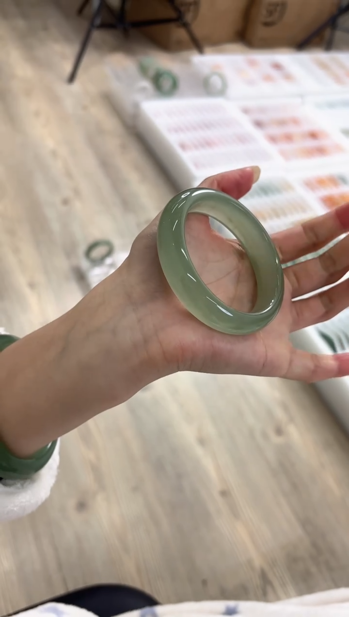 未镶嵌手镯石英质玉2-54D