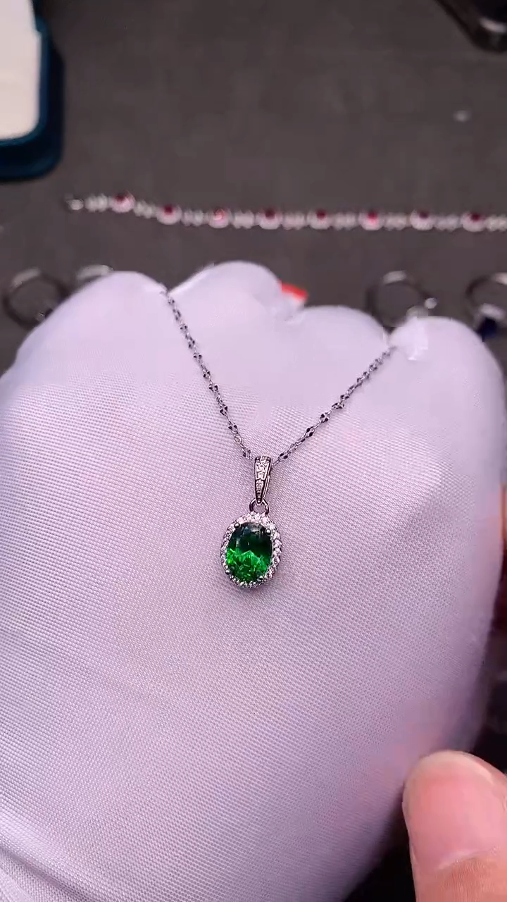 【闪购商品】石榴石（沙弗莱）颈饰银S925镶嵌......