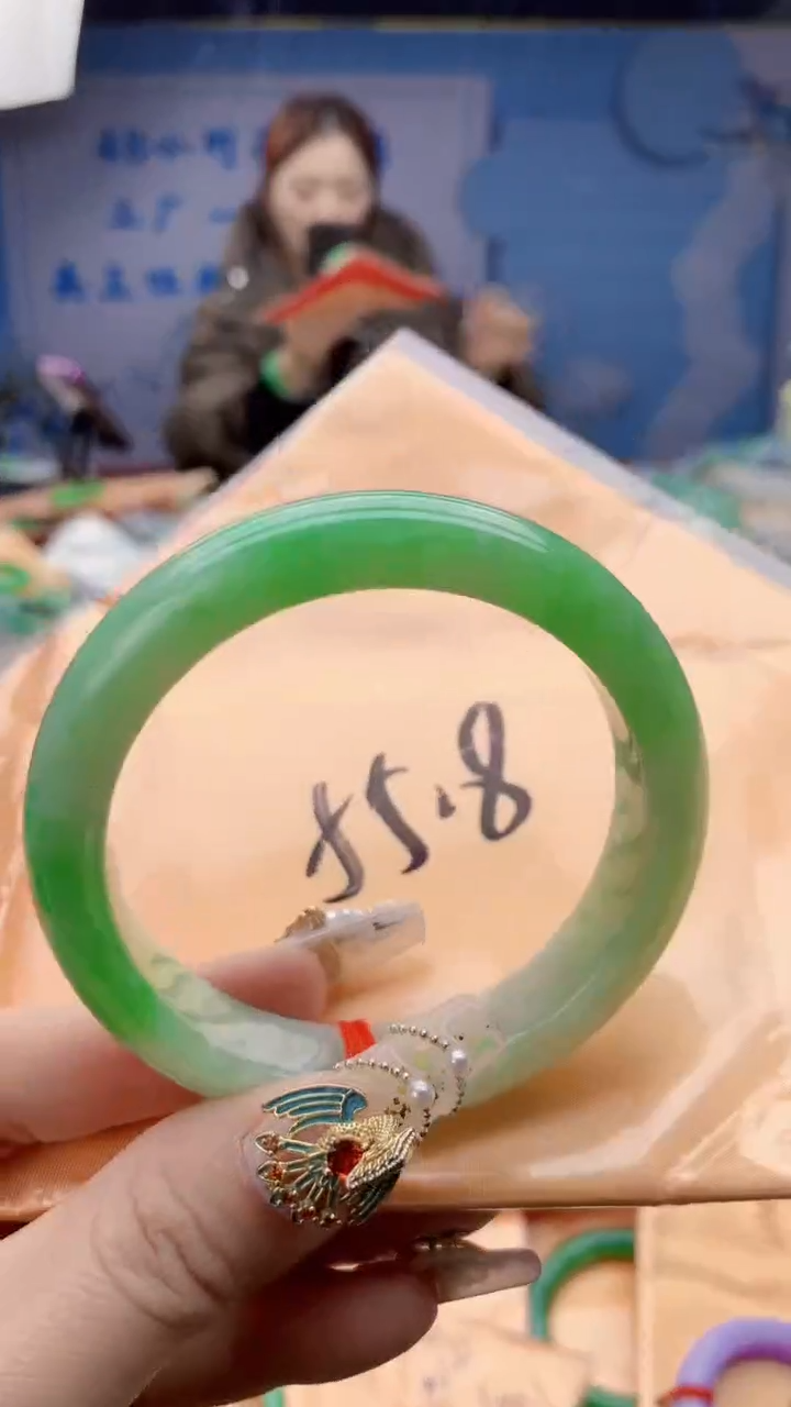 【闪购商品】翡翠手镯未镶嵌0984817315