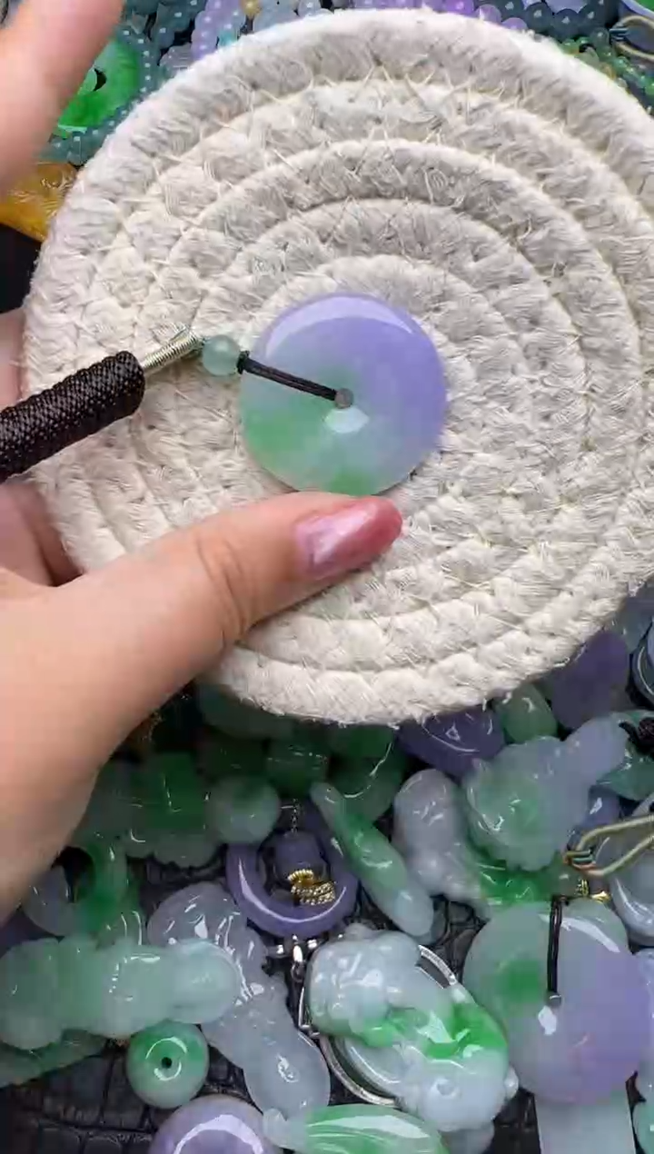 颈饰未镶嵌翡翠天然缅甸翡翠吊坠