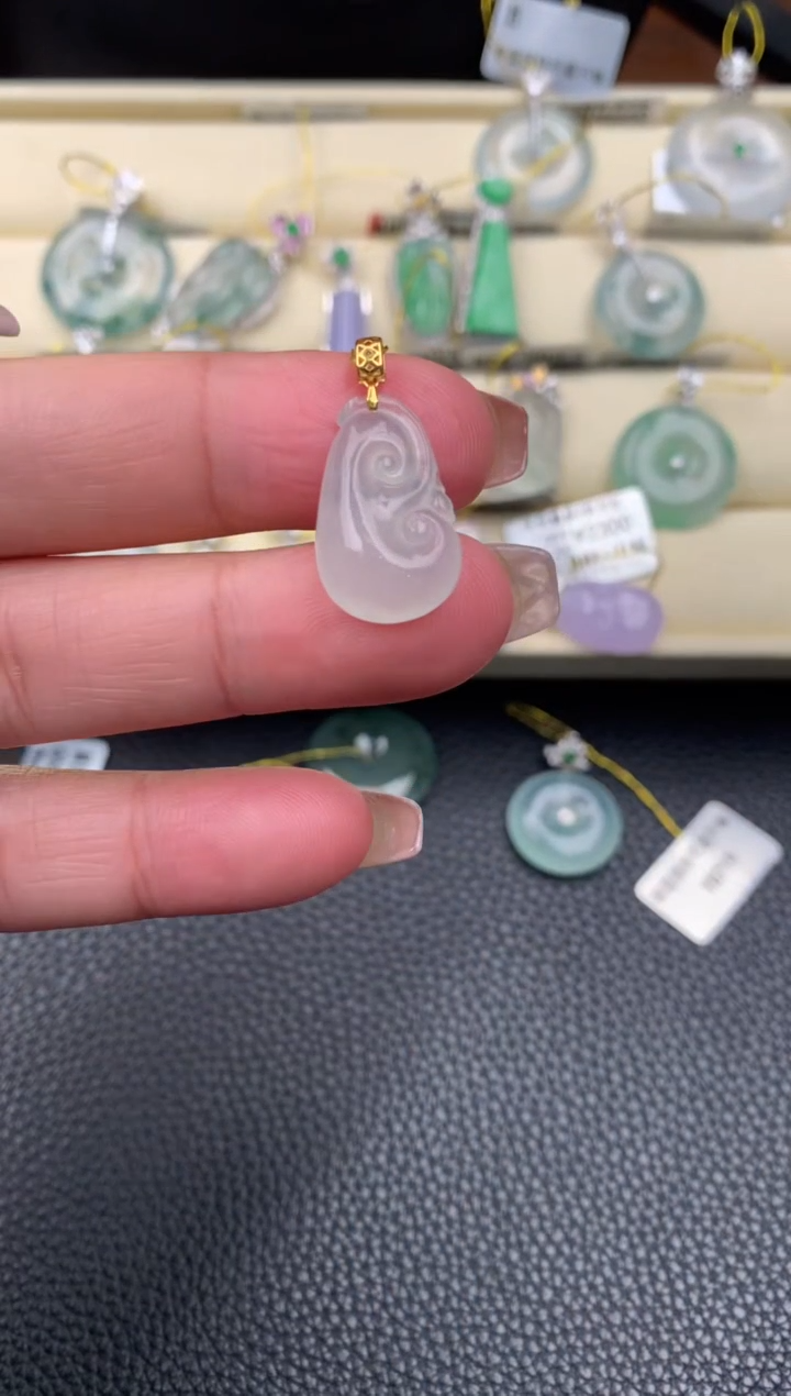 【闪购商品】翡翠颈饰18K金镶嵌D781......