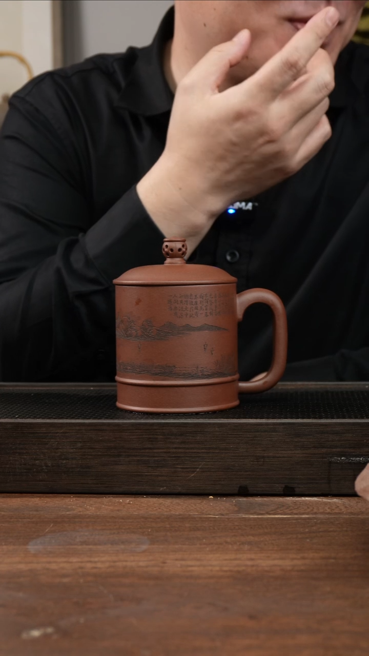 茶杯紫砂纪****倒紫泥  镂空刻绘  新款盖杯 ！ 