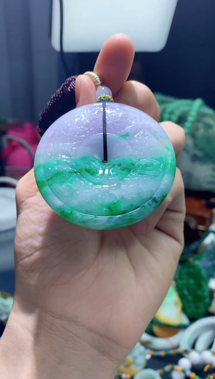 颈饰未镶嵌翡翠来***?翡翠天然缅甸a货翡翠