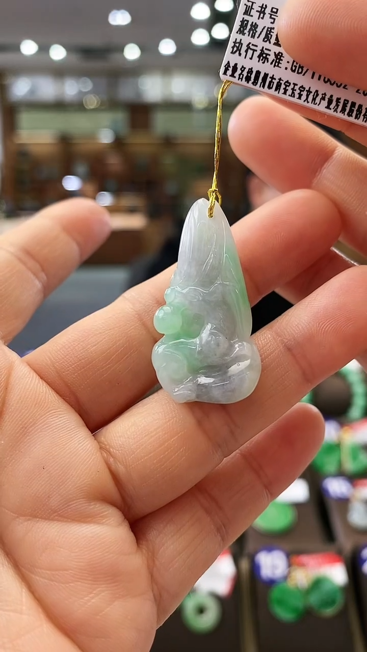 【闪购商品】翡翠颈饰未镶嵌九尾狐
