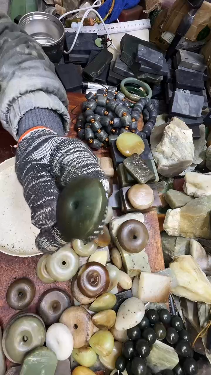 未镶嵌和田玉珠宝半成品1