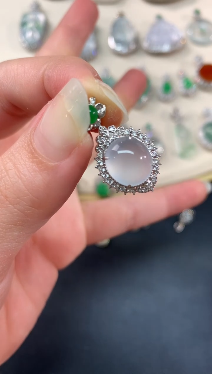 【闪购商品】翡翠吊坠(不含链)18K金镶嵌A190|6800