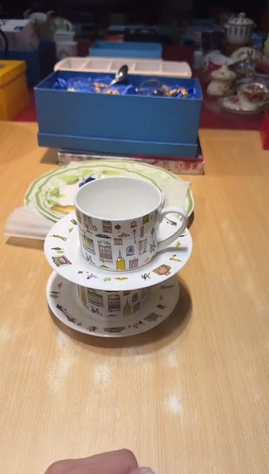瓷片生活的本意是开心阿@@1