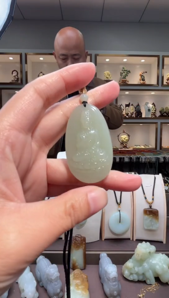 颈饰未镶嵌和田玉苏