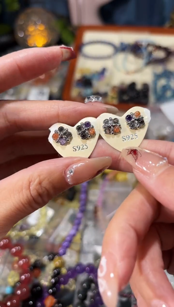 【闪购商品】水晶手链银S925镶嵌超七耳钉四叶草一对