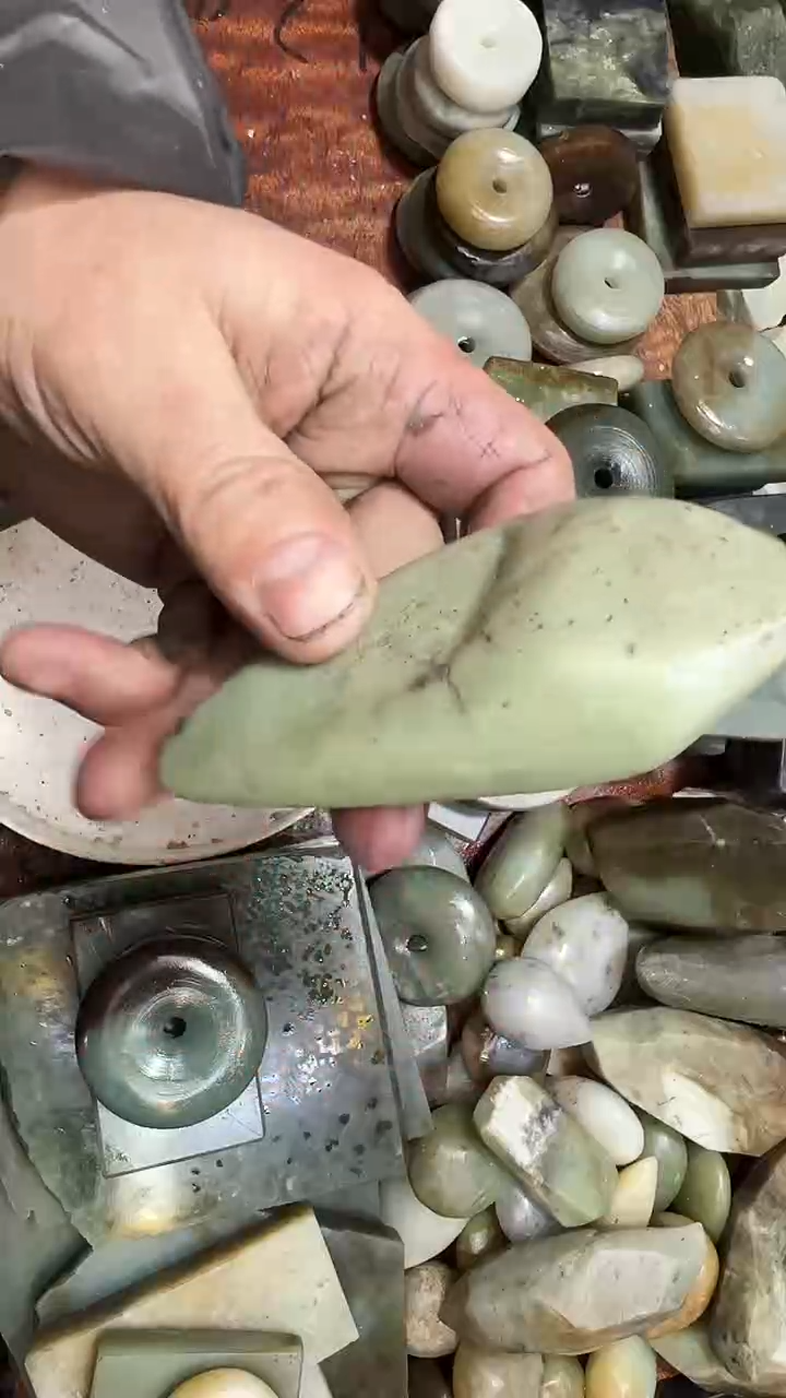 未镶嵌和田玉珠宝半成品1