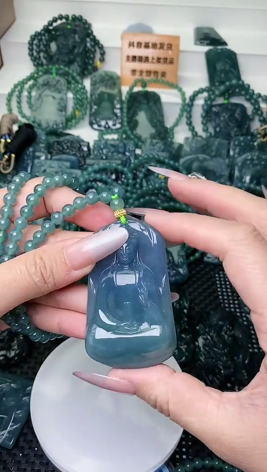 颈饰未镶嵌翡翠1