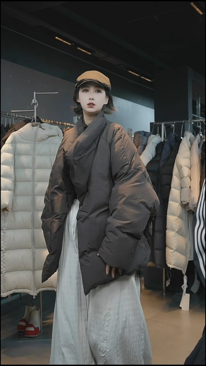 咖色羽绒咖色羽绒