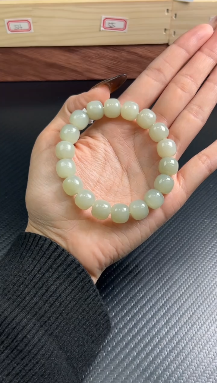 未镶嵌手串和田玉且末近矿微色差卡11*12M