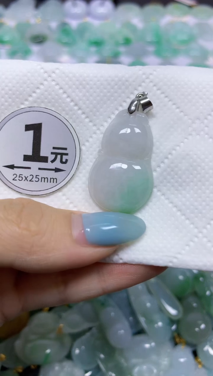 翡翠未镶嵌颈饰天然翡翠A货