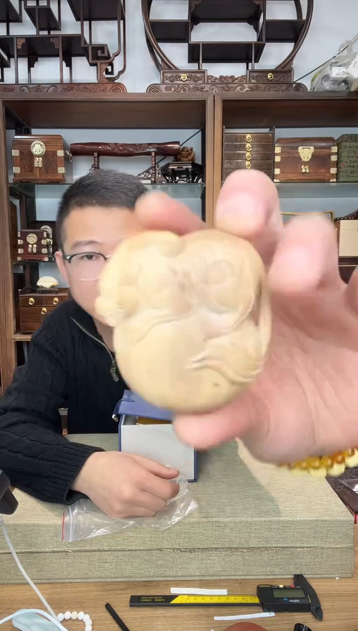 乌木类书架626老山檀貔貅手把件51克